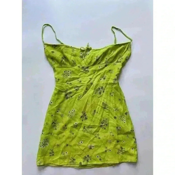 Aritzia Dresses & Skirts - Aritizia Sunday Best‎ Delilah Dress Green Floral Size Small